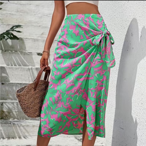 Fun Vacation Wrap Skirt - Picture 4 of 5